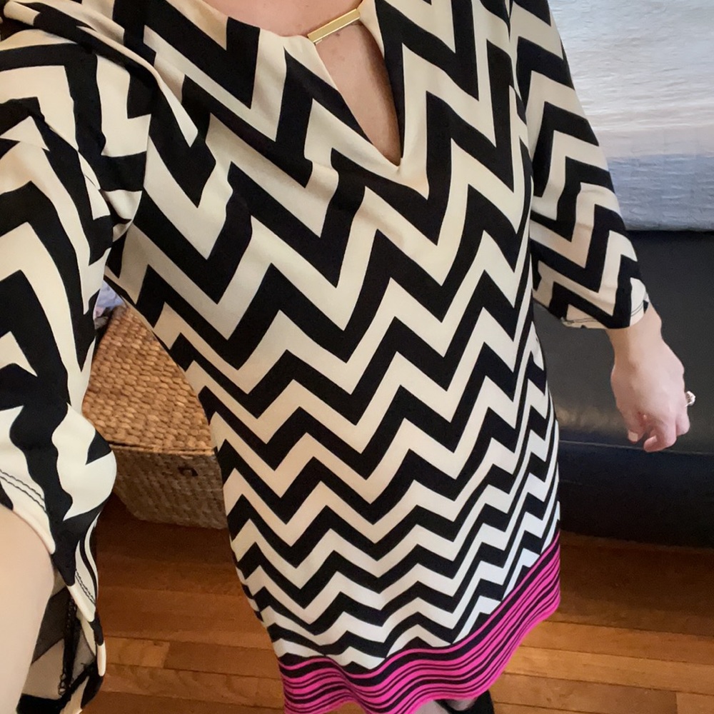 Messini Ladies size S dress with keyhole neckline and chevron stripes - Picture 17 of 17